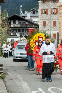 corteo da casa a chiesa 001