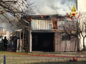 Feltre: 52enne muore nel tentativo di spegnere un incendio